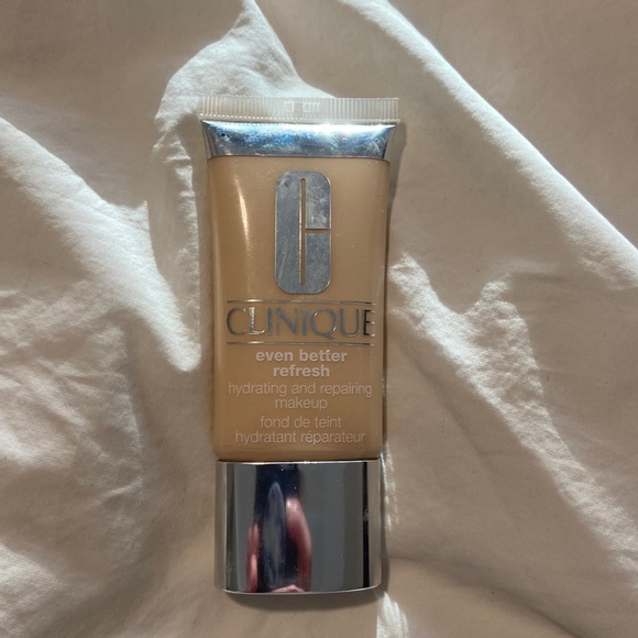 Clinique Even Better Refresh - Picture 1 of 2